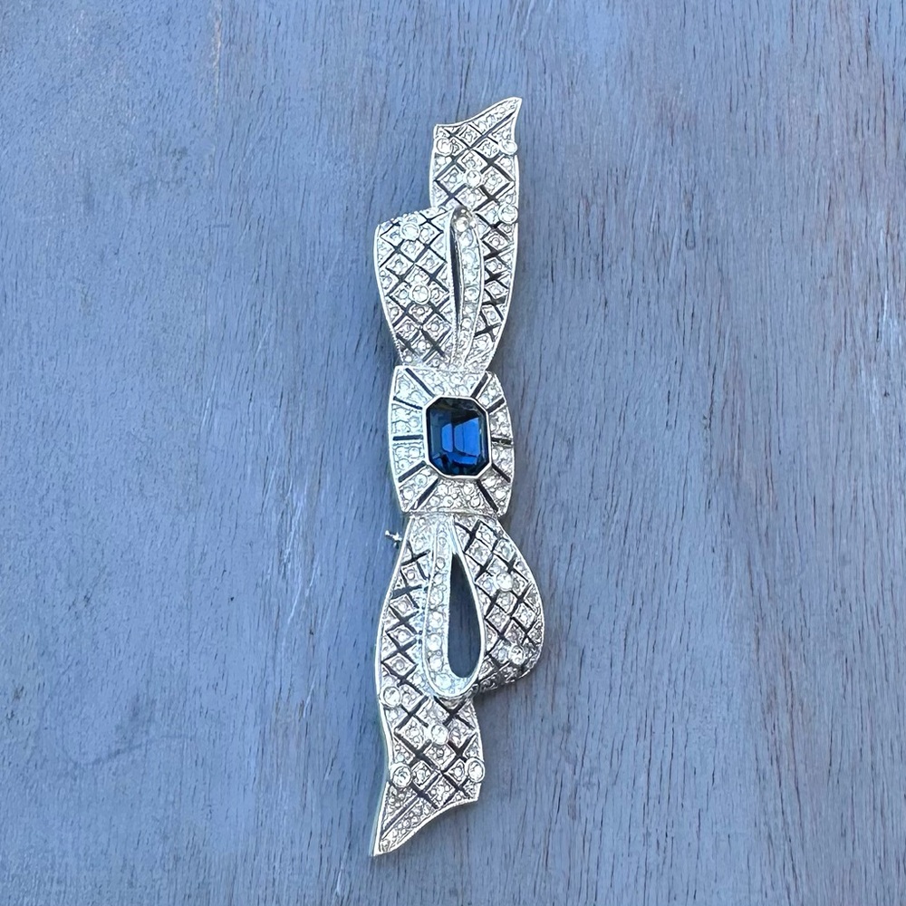 Vintage Rhinestone Bow Brooch - Picture 4 of 12